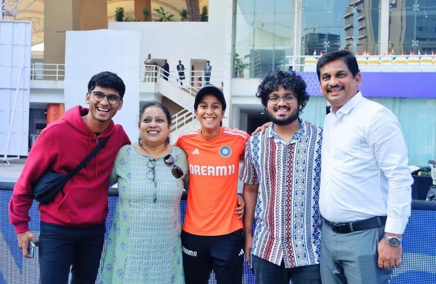 Jemimah Rodrigues with Family